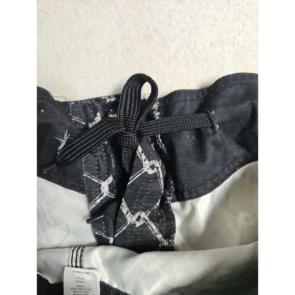 MMA Elite‎ Board Shorts Mens 2XL  Skulls Chains Black Y2K